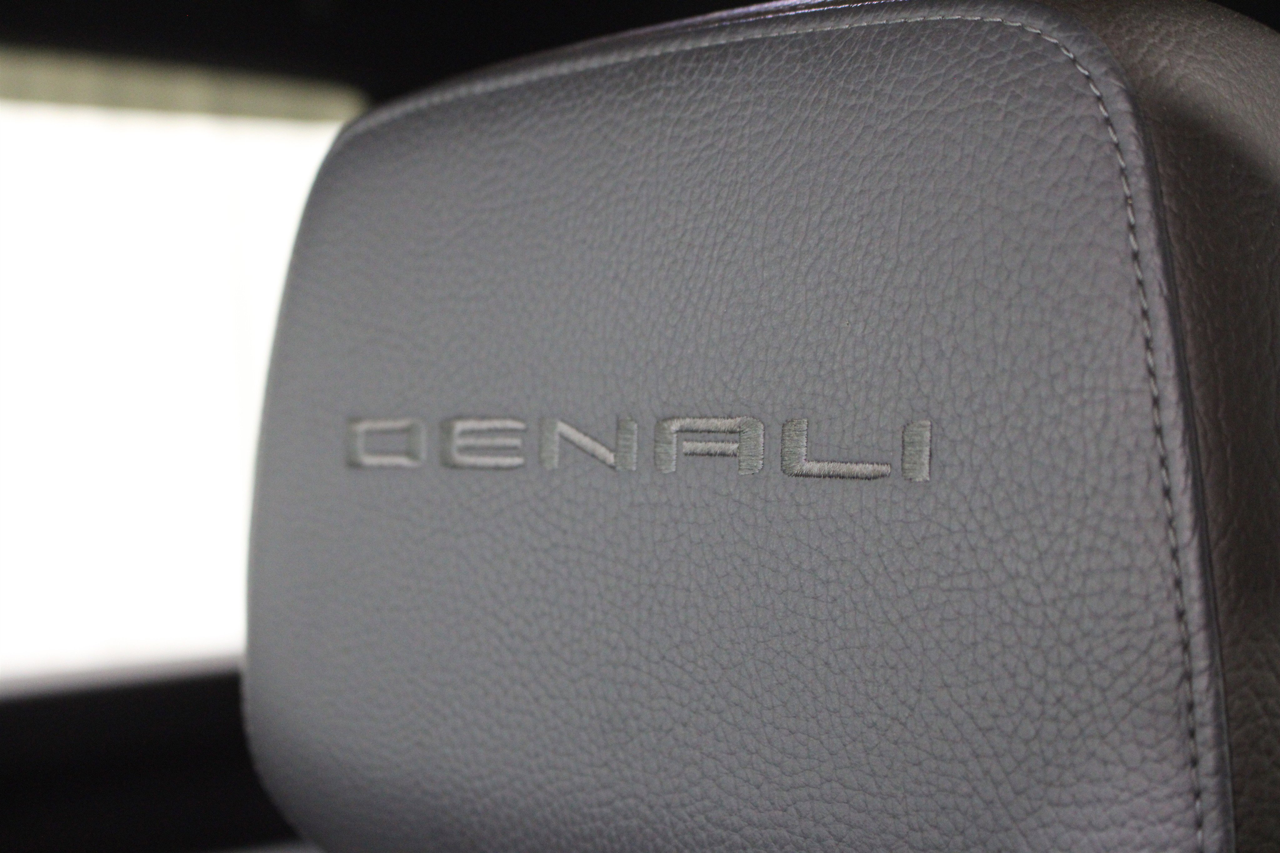 Used 2020 GMC Sierra 2500 Denali AWD/4WD image 5