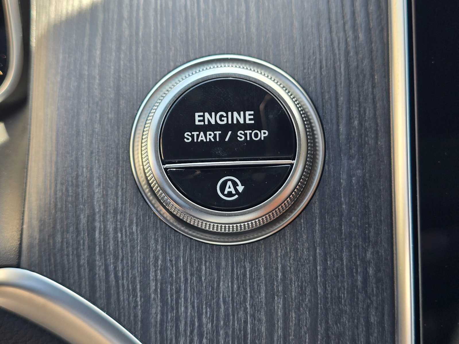 Used 2026 Mercedes-Benz GLC 300 4MATIC image 32