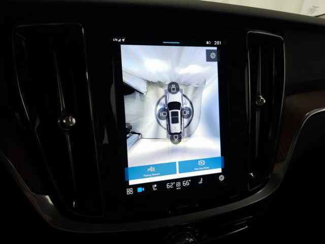 Used 2025 Volvo V60 B5 Cross Country Plus w/ Protection Package Premier image 24