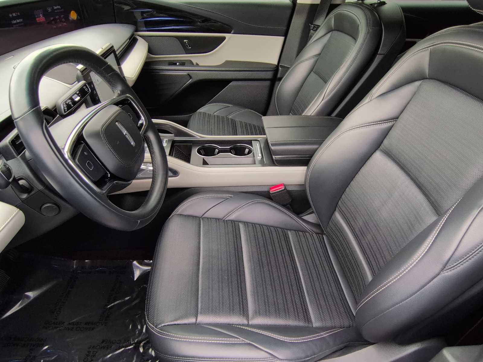 Used 2024 Lincoln Nautilus Reserve image 10