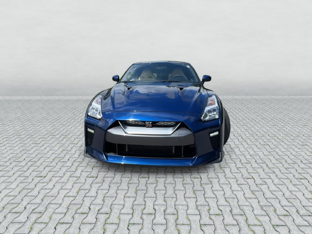 Used 2017 Nissan GT-R Premium w/ Premium Interior Package AWD/4WD image 3