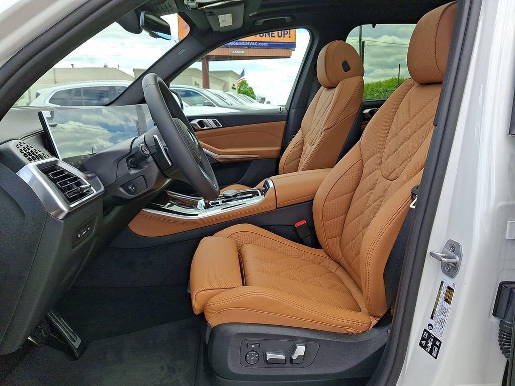 New 2026 BMW X5 xDrive40i w/ M Sport Package AWD/4WD image 10