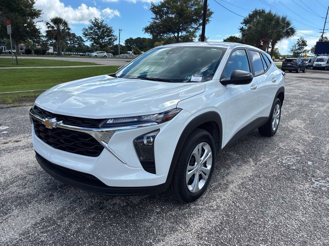 Used 2026 Chevrolet Trax LS FWD image 7