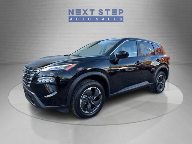 Used 2024 Nissan Rogue SV AWD/4WD image 3