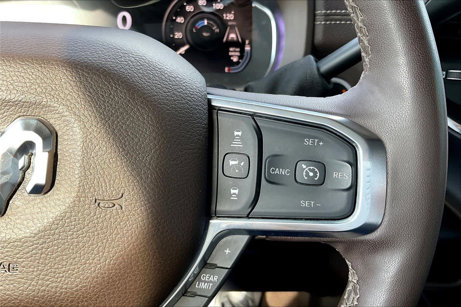 Used 2025 RAM 3500 Laramie AWD/4WD image 25