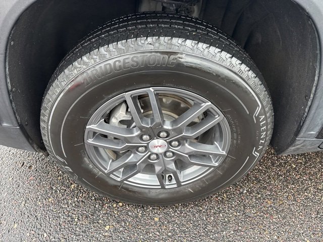 Used 2025 GMC Acadia Elevation image 12