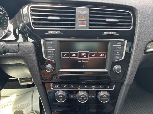 Used 2016 Volkswagen Golf R 4-Door AWD/4WD image 32