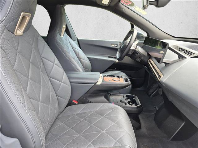 Used 2023 BMW iX xDrive50 w/ Premium Package AWD/4WD image 22