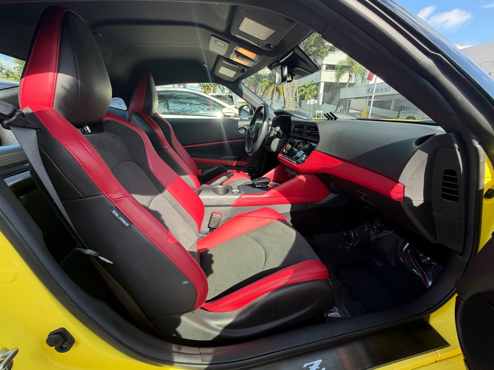 Certified 2024 Nissan Z Performance w/ Floor Mat Package RWD image 16