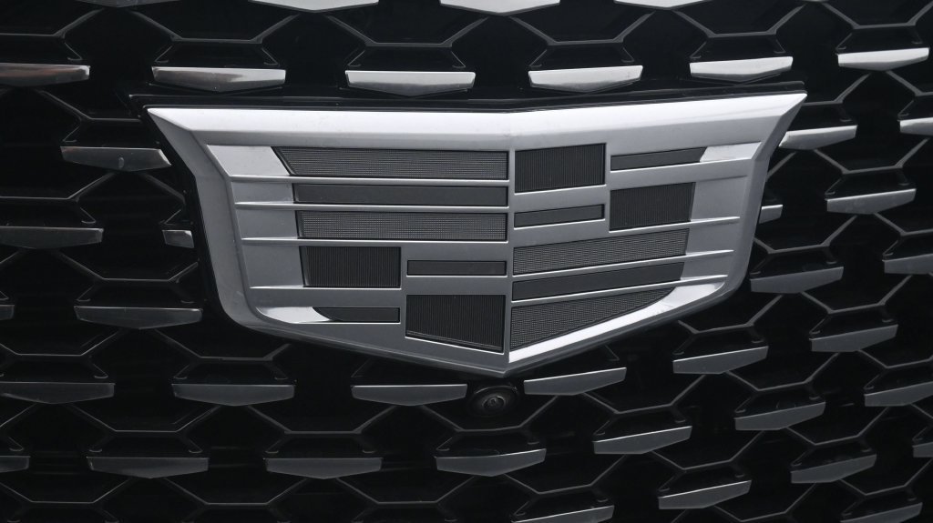 Certified 2023 Cadillac Escalade Premium Luxury RWD image 17