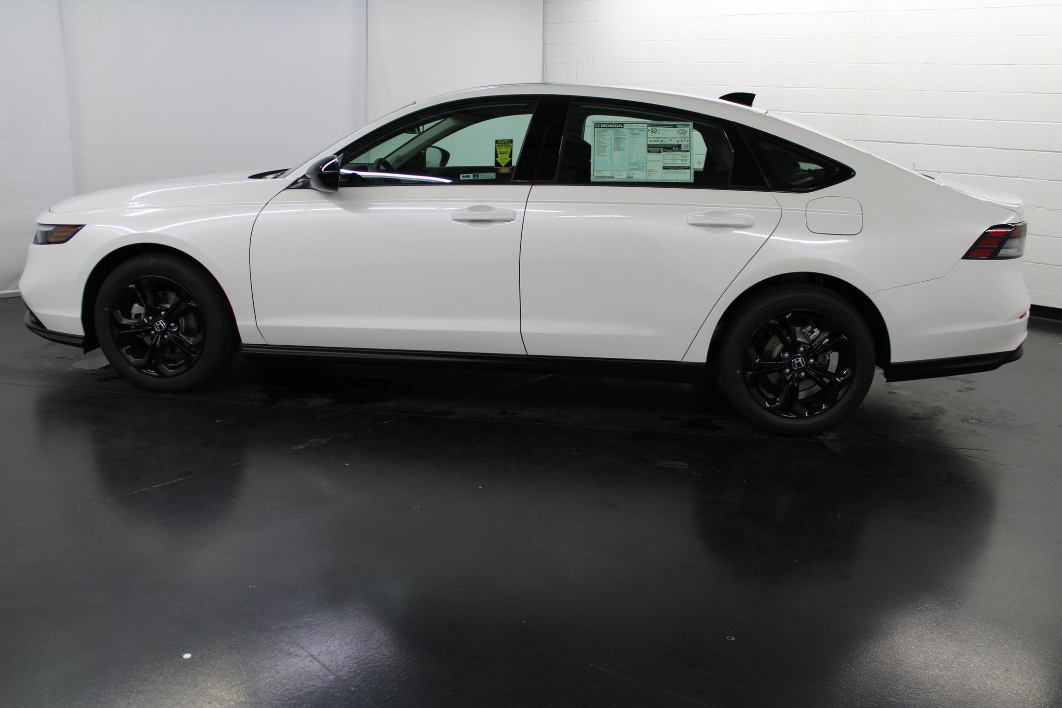 New 2025 Honda Accord SE image 2