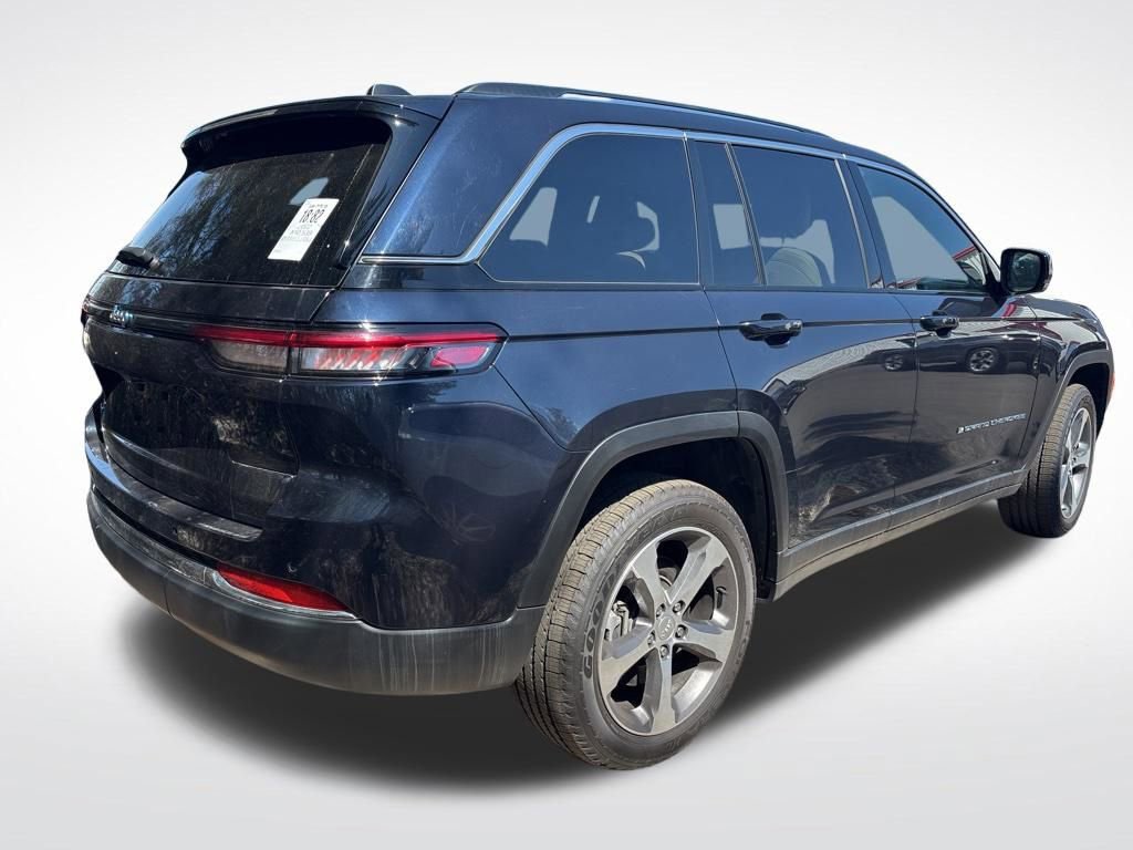Used 2022 Jeep Grand Cherokee Limited 4xe image 3