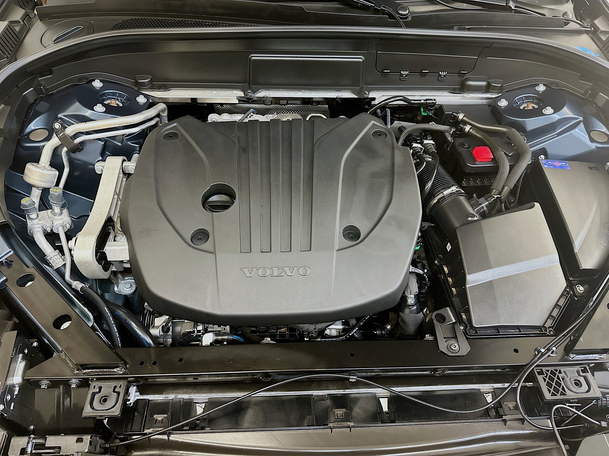 Used 2025 Volvo XC60 B5 Plus image 36