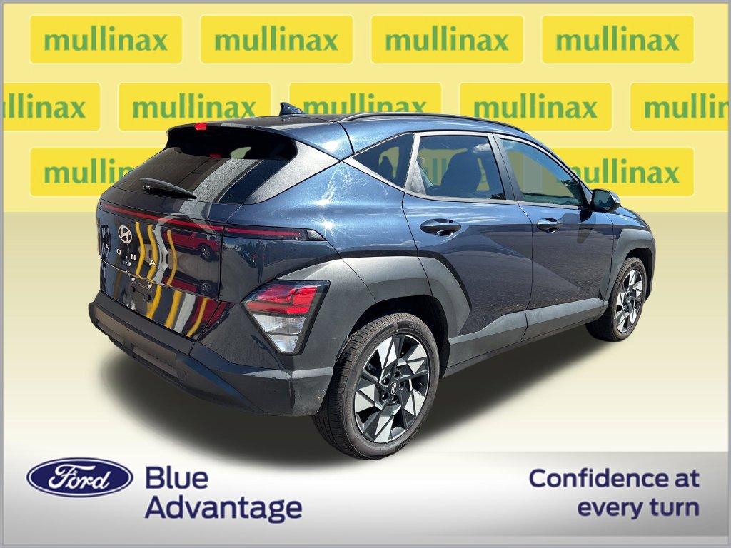 Used 2025 Hyundai Kona SEL FWD image 2