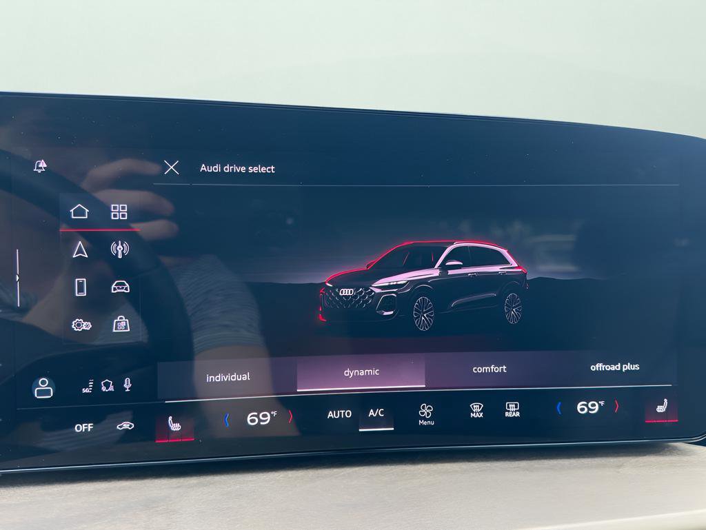 Certified 2025 Audi Q5 Premium w/ Convenience Package image 26