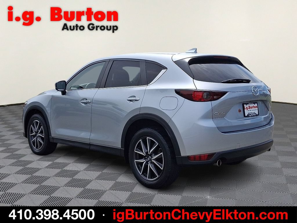 Used 2018 MAZDA CX-5 Touring w/ Preferred Equipment Package FWD image 4