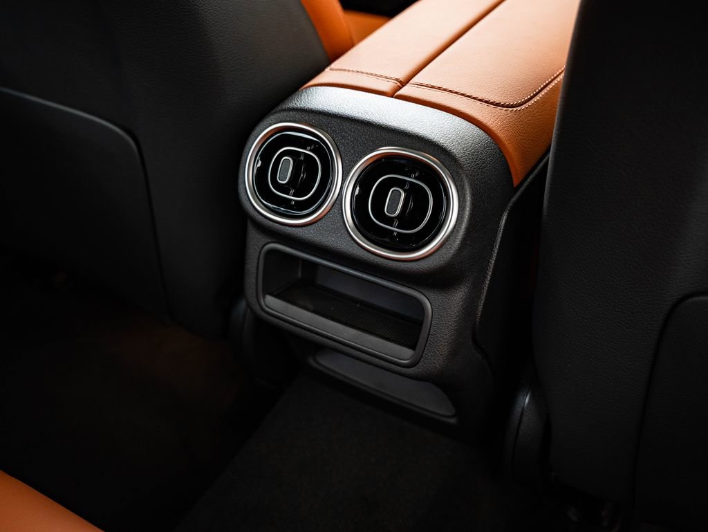 New 2026 Mercedes-Benz GLC 300 4MATIC image 35