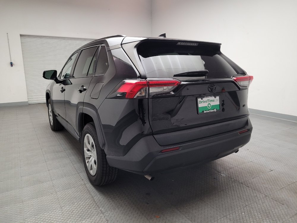 Used 2021 Toyota RAV4 LE FWD image 6