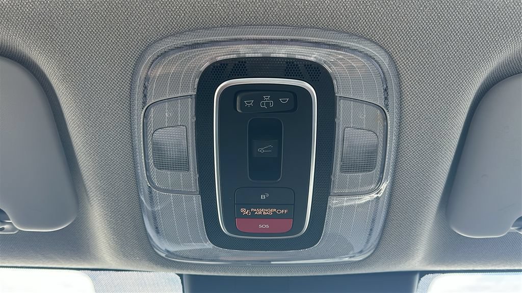 Used 2024 Hyundai Elantra Limited FWD image 32