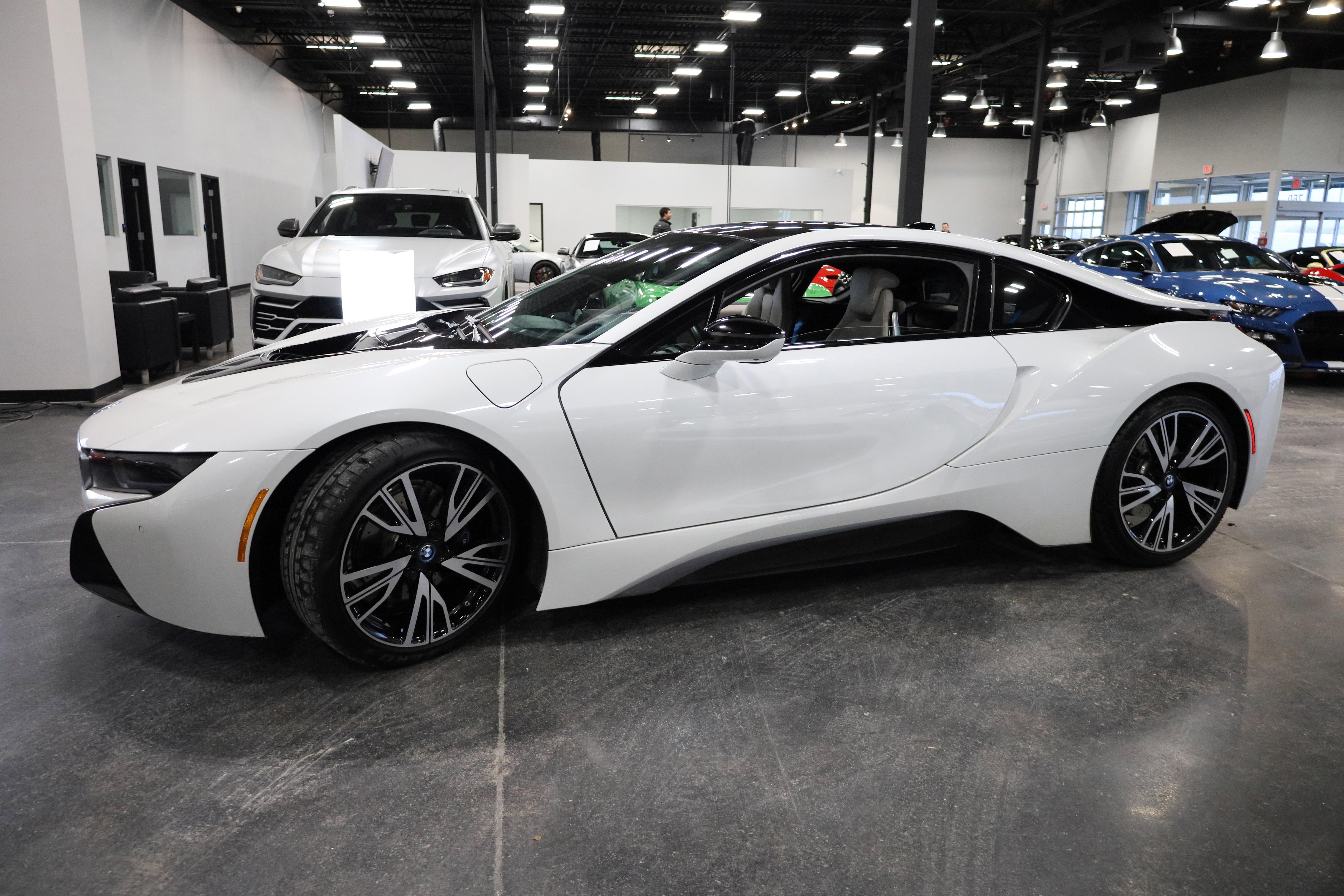 Used 2015 BMW i8 image 9
