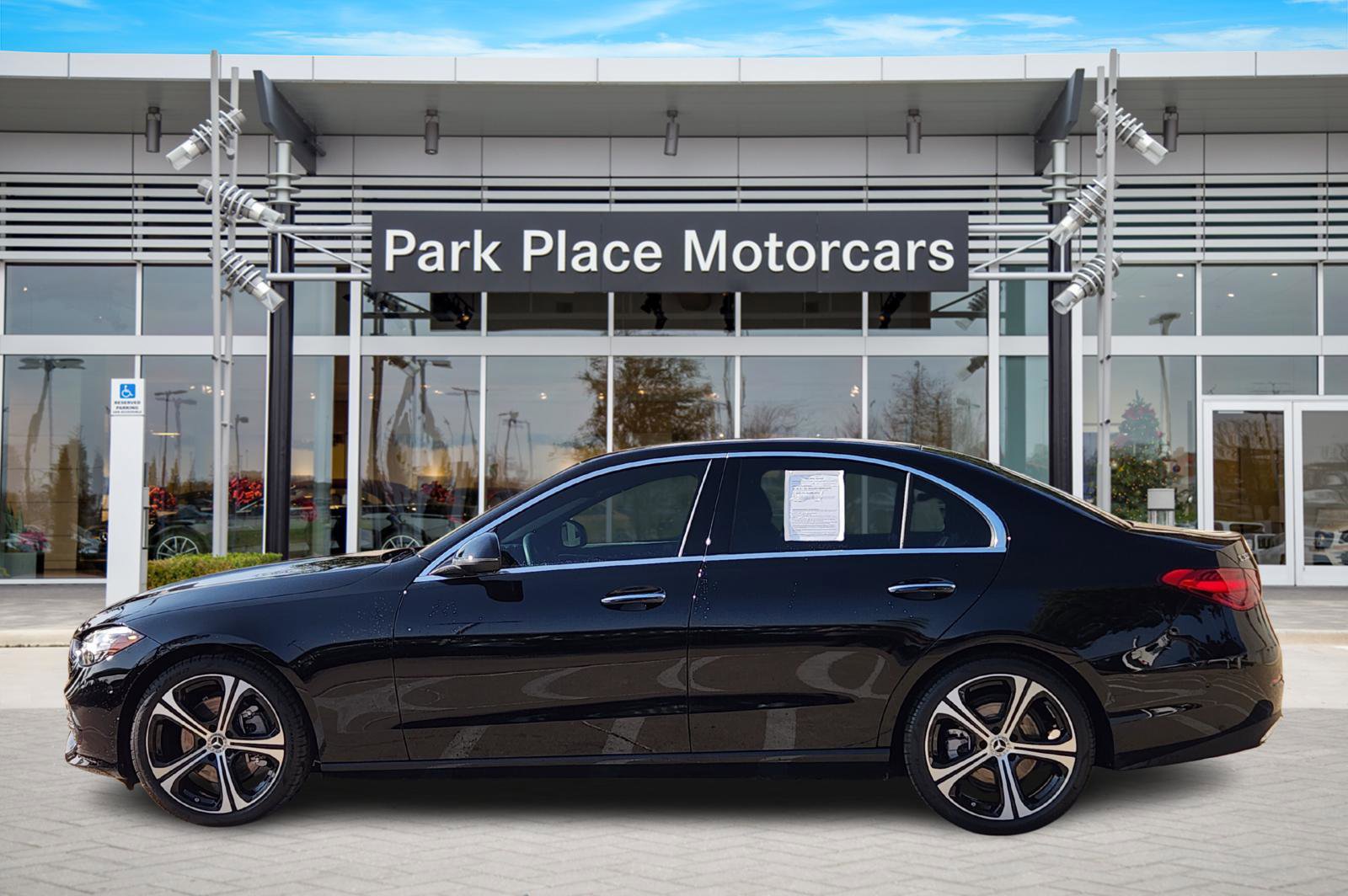 Used 2025 Mercedes-Benz C 300 Sedan image 4