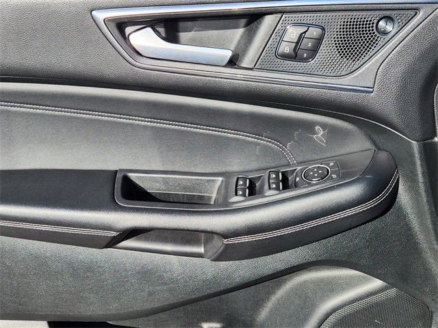 Used 2022 Ford Edge Titanium image 24