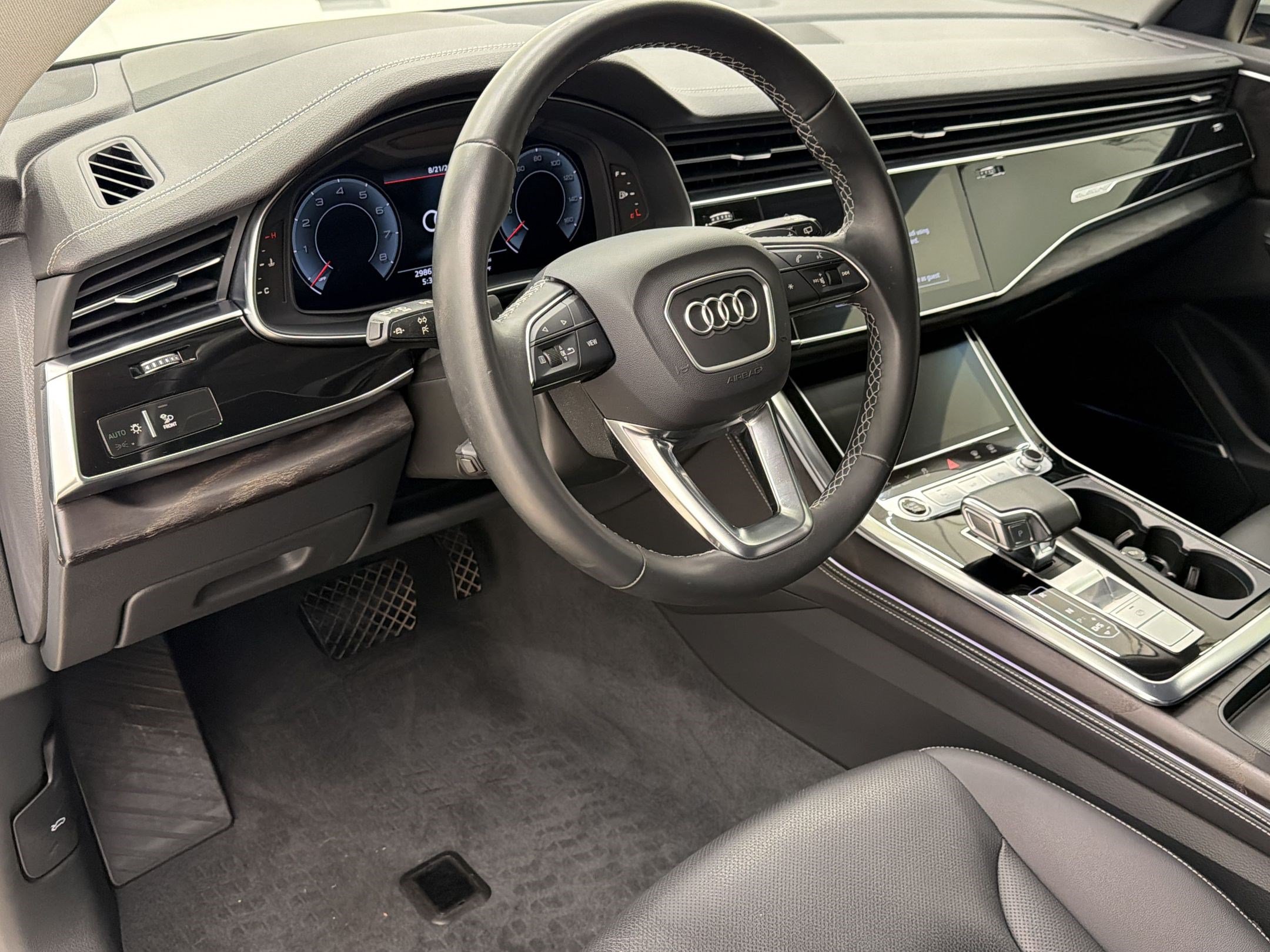 Used 2023 Audi Q8 Prestige AWD/4WD image 4