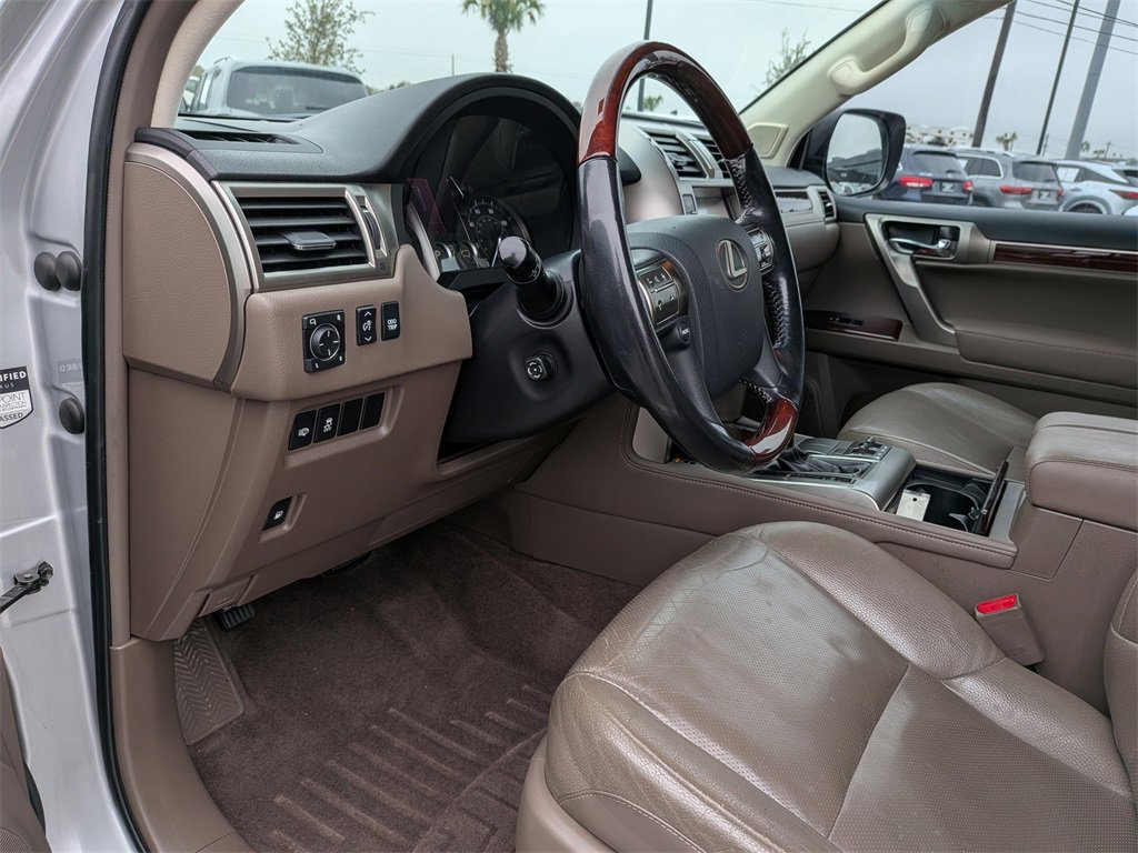 Used 2016 Lexus GX 460 image 11