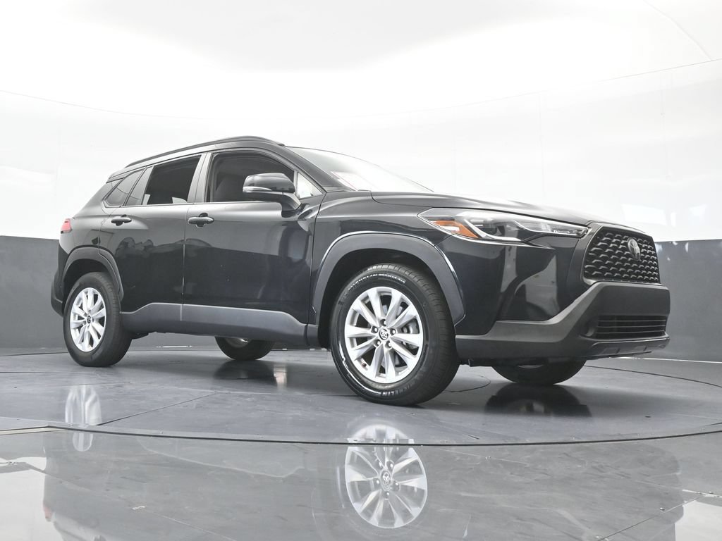 Used 2022 Toyota Corolla Cross LE w/ Moonroof Package FWD image 56