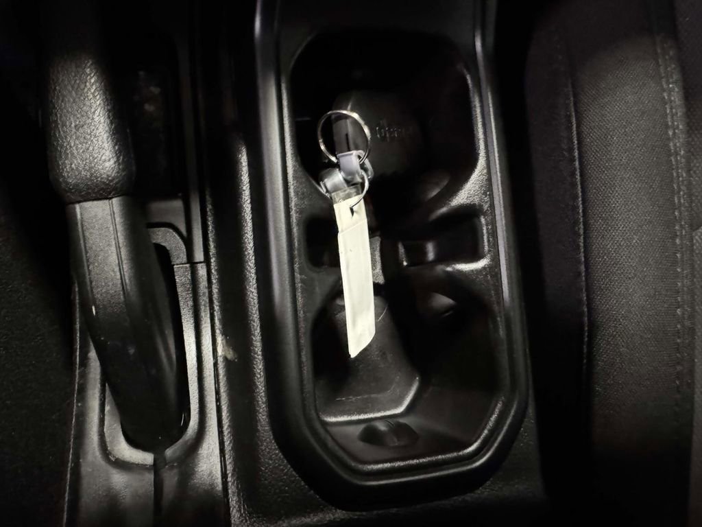 Used 2022 Jeep Wrangler Sport S image 24