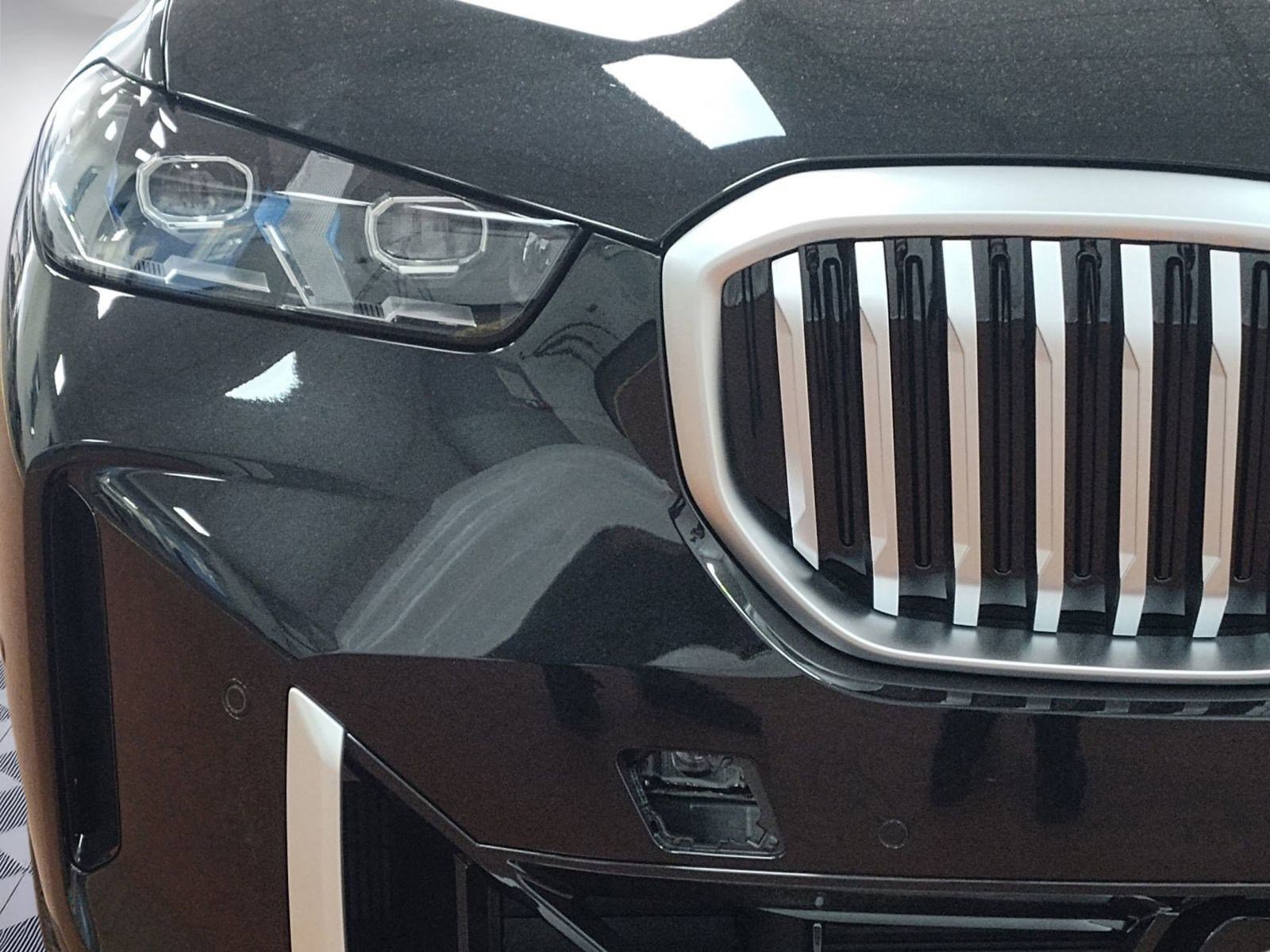 Used 2026 BMW X5 xDrive50e w/ Premium Package image 9