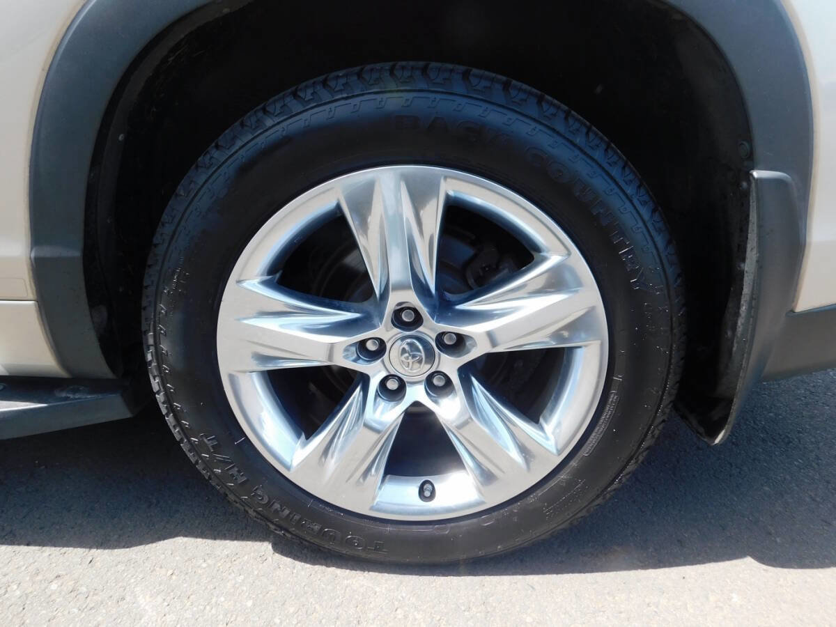 Used 2014 Toyota Highlander Limited image 27