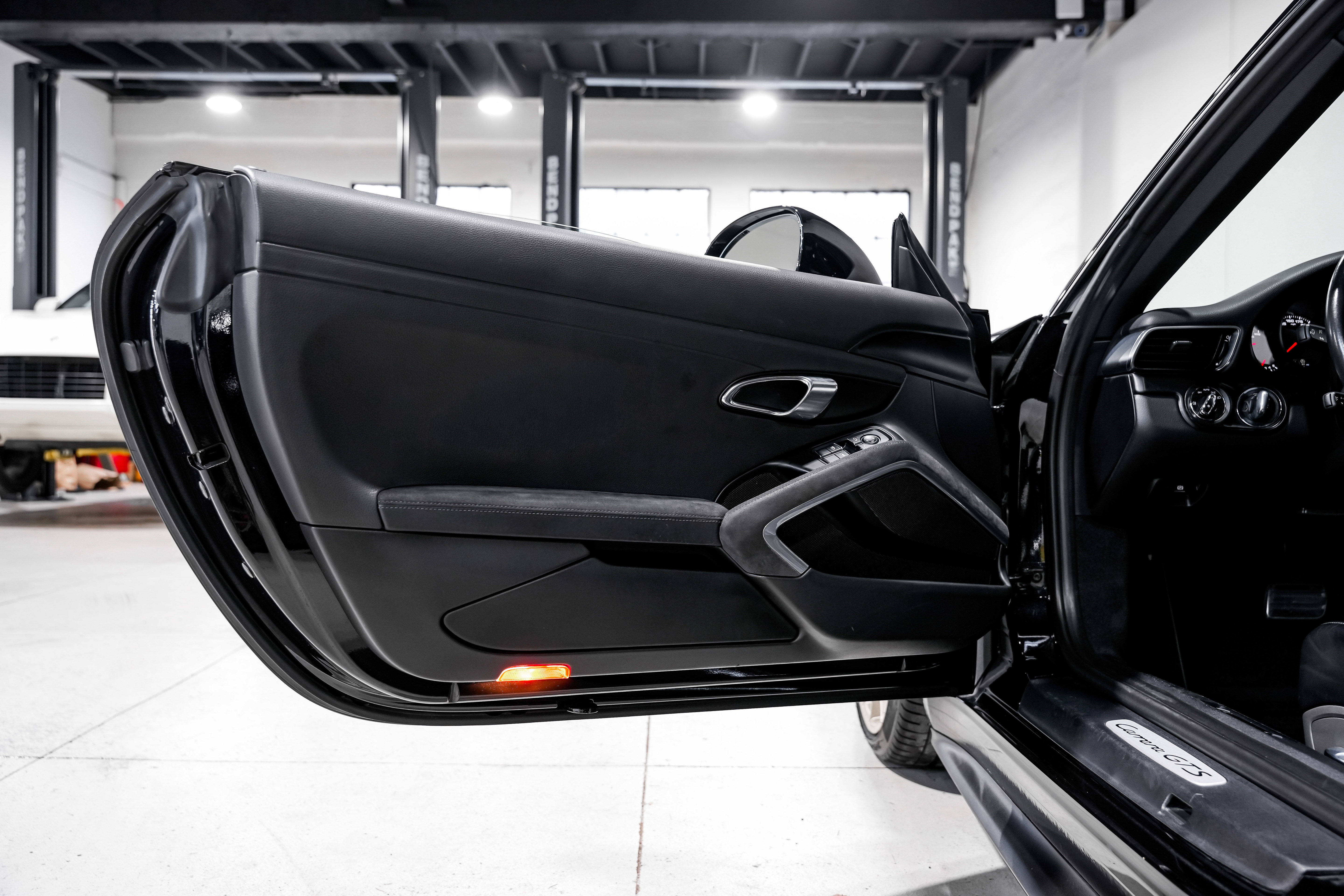 Used 2018 Porsche 911 Carrera GTS image 22