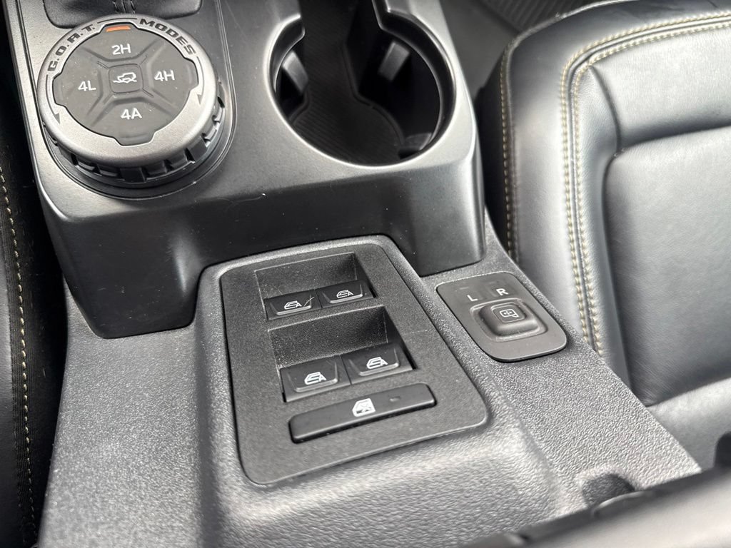 Used 2025 Ford Bronco Badlands AWD/4WD image 36