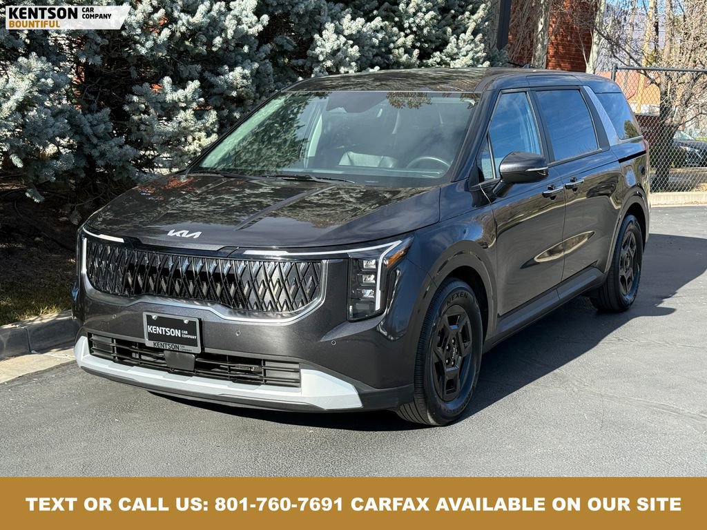 Used 2025 Kia Carnival image 3