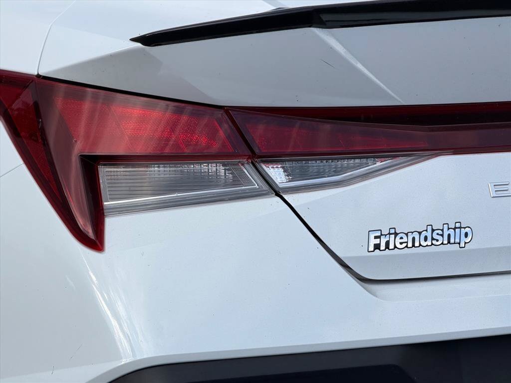 Used 2025 Hyundai Elantra Sport FWD image 8