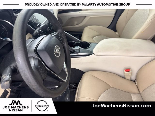 Used 2018 Toyota Camry LE FWD image 23