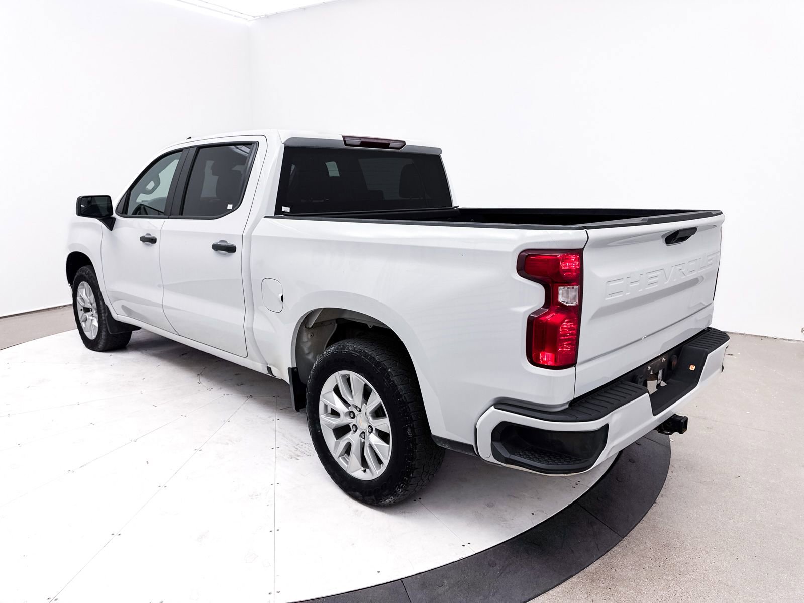 Used 2022 Chevrolet Silverado 1500 Custom image 12