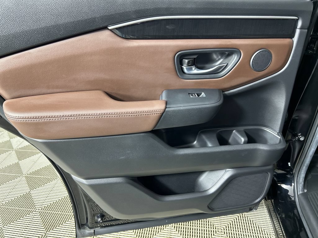 Used 2025 Honda Pilot Elite image 15