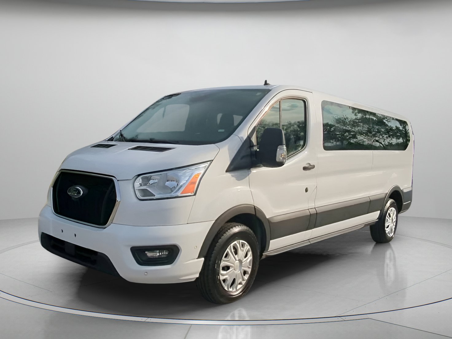 Certified 2022 Ford Transit 350 XLT image 11