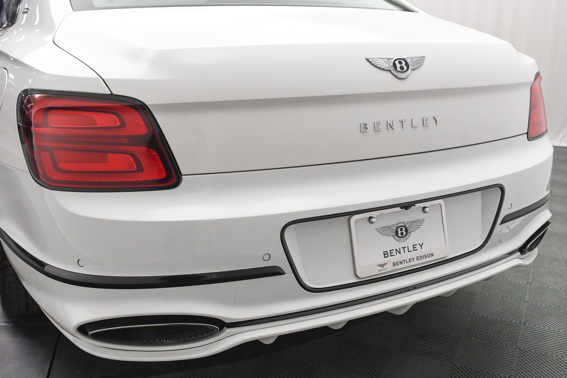 New 2025 Bentley Flying Spur Plug-In Hybrid image 22