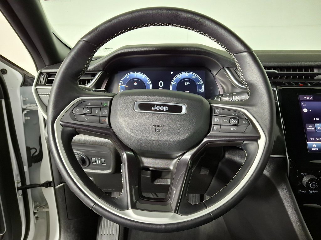 Used 2022 Jeep Grand Cherokee L Laredo image 12