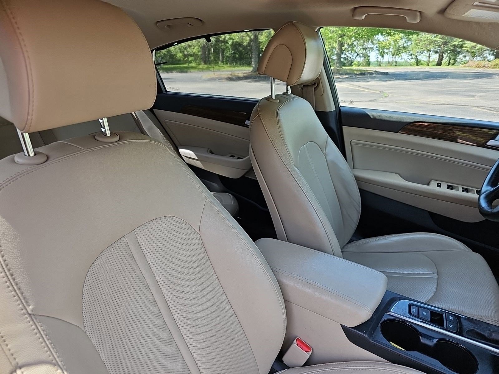 Used 2017 Hyundai Sonata Limited w/ Ultimate Package 04 FWD image 12