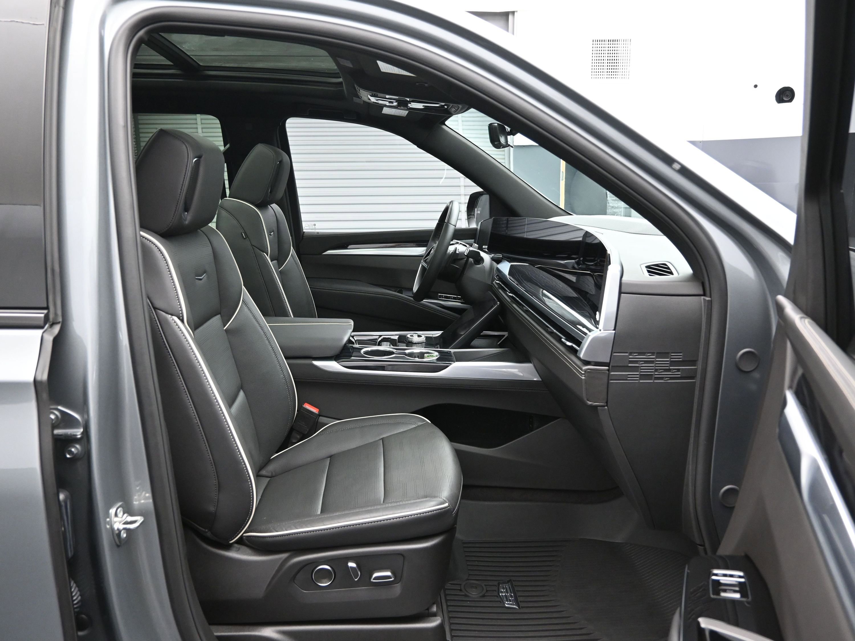 Used 2026 Cadillac Escalade Sport w/ Touring Package AWD/4WD image 13