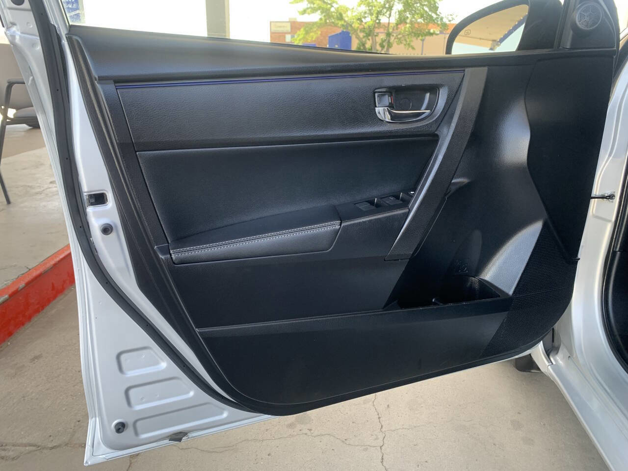 Used 2019 Toyota Corolla SE FWD image 10