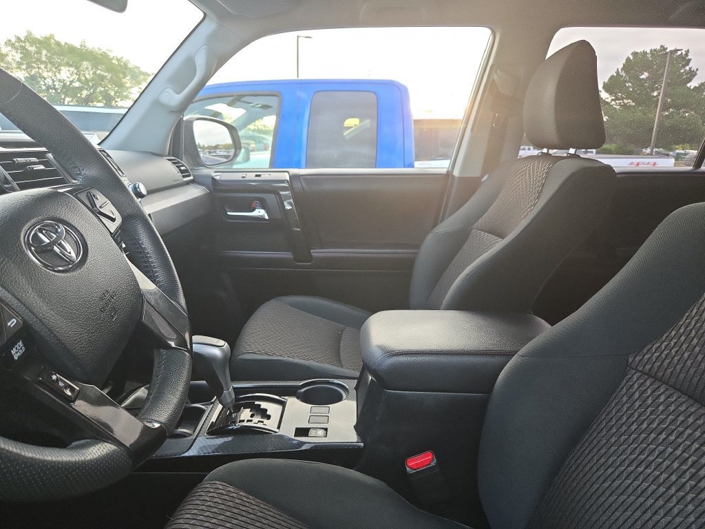 Used 2019 Toyota 4Runner TRD Off-Road AWD/4WD image 4