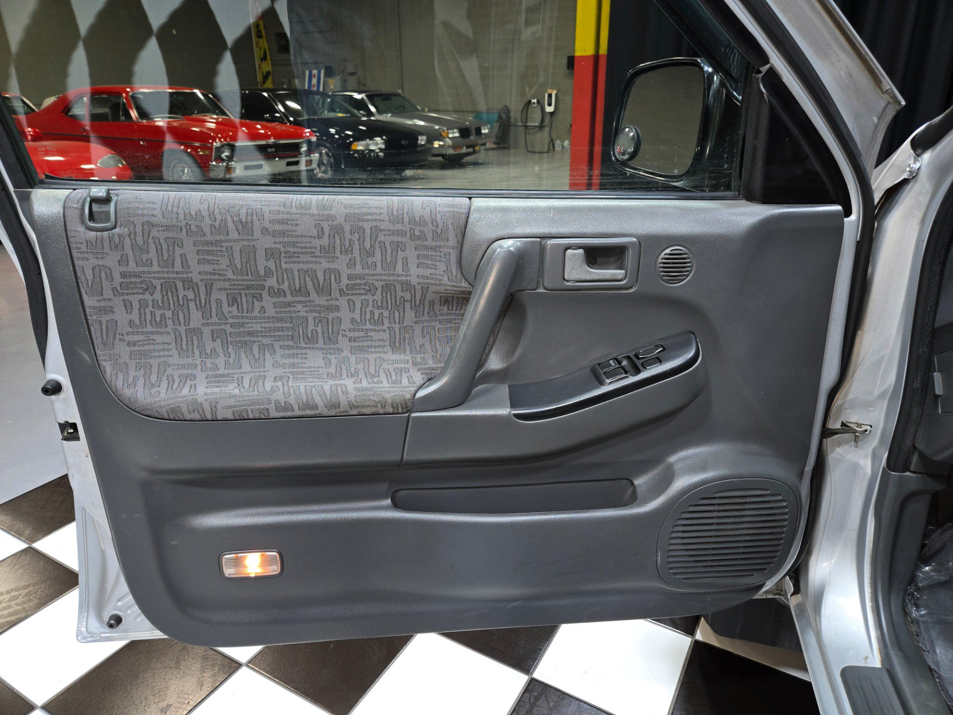 Used 2002 Isuzu Rodeo Sport RWD image 95