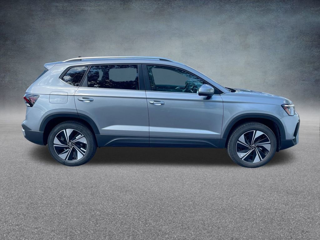 New 2025 Volkswagen Taos SE image 32