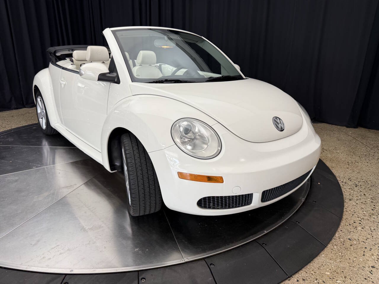 Used 2007 Volkswagen Beetle Triple White Edition FWD image 12