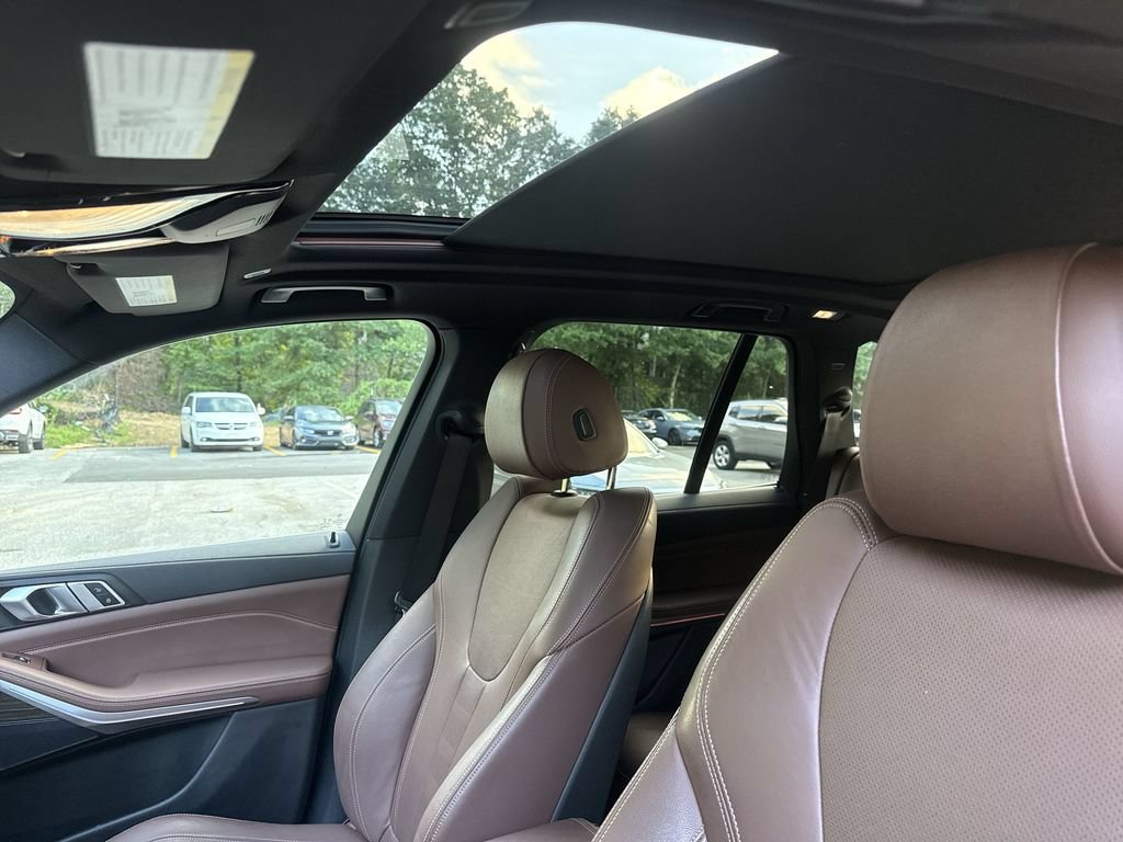 Used 2021 BMW X5 xDrive40i w/ Convenience Package AWD/4WD image 16